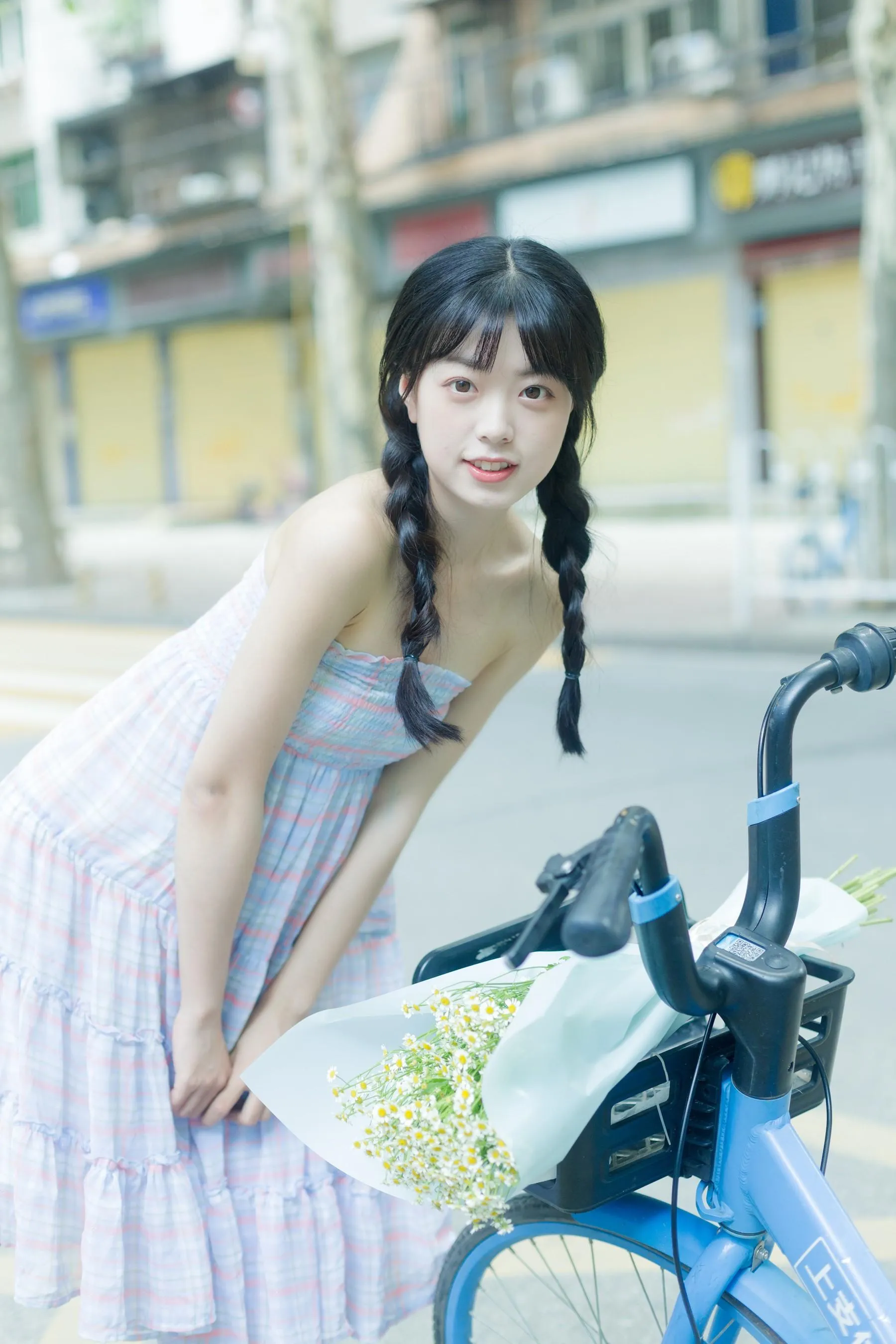 [YITUYU艺图语]2022.08.12 夏天是洋甘菊的气味 可爱泡泡呀 [33P]插图1